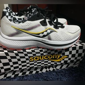 Saucony OMNI 20 Size 9